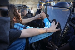 Nemiri u Francuskoj se nastavljaju, uhapšena 471 osoba