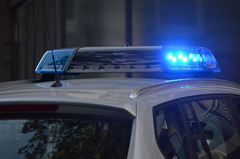 Poginula 2 policajca dok su pokušali da zaustave autobus s migrantima