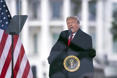 Foks njuz uveo "meku zabranu" Donaldu Trampu