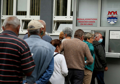 Besplatna karta uz ček: Provjerili smo kako će u praksi funkcionisati novine u javnom prevozu