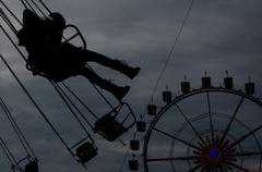 Drama u Srbiji: Ringišpil pun djece krenuo da se ruši /VIDEO/