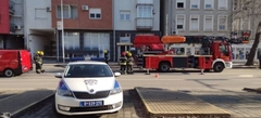 DRAMA NA SVETOG NIKOLU Muškarac se zaključao u stan, prijeti da će da ubije svakog ko mu priđe