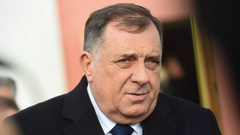 Dodik: Samo u BiH strane diplomate podstiču sukobe i ostaju diplomate
