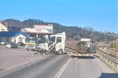 Dvije osobe poginule u teškoj saobraćajnoj nesreći kod Žepča