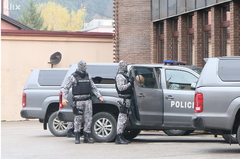 Ponovo o policajacima zaglavljenim u liftu: "Akcija nije propala, pa nismo amateri, manji broj se zaglavio"