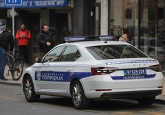 VIŠE VOZILA GA PREGAZILO Muškarac poginuo pretrčavajući cestu