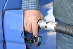 Kako uštediti gorivo u vožnji: Da li znate koliko dodatnih 100 kg povećava potrošnju?
