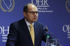 "Špigel" : Grupa bivših diplomata i stučnjaka poziva na opoziv Šmita