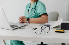 Doktorica KCUS-a prijavljena da se frizirala za vrijeme radnog vremena