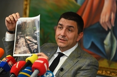 Advokat Stevanović: Porodica Radišić počela sa uklanjanjem "Kajak terase" (FOTO)