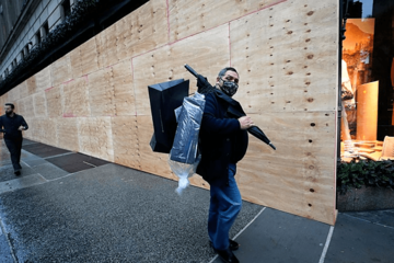 Zbog straha od nereda vlasnici obezbjeđuju izloge u Vašingtonu