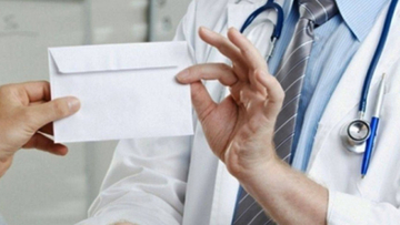 JE LI "ČAST" KORUPCIJA?! Doktori i sestre u porodilištima se u prosjeku "časte" sa skoro 150 KM