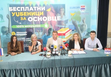 "Obuhvaćeno više od 11. učenika" Stanivuković sa direktorima škola o podjeli besplatnih udžbenika svim osnovcima