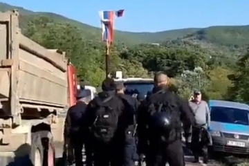 Kosovska policija ispraćena sa pjesmom "Srpska se truba sa Kosova čuje"