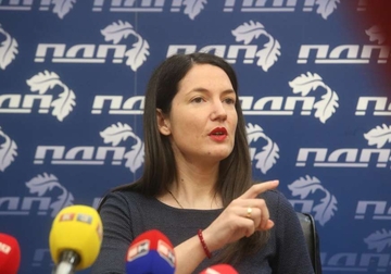 "GENERAL CIGARETA I NAFTE" Trivićeva poručila Dodiku da je nadmašio sve svoje muzičke nastupe, a evo i zašto
