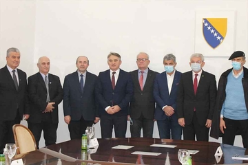 REAKCIJE IZ RS NA KOMŠIĆEV "HEPENING" Stranci nijemi na provokacije bivših generala Armije RBiH