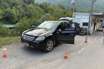 Veliki "ulov" na granici BiH: Pronađeno 12 kg droge u mercedesu 