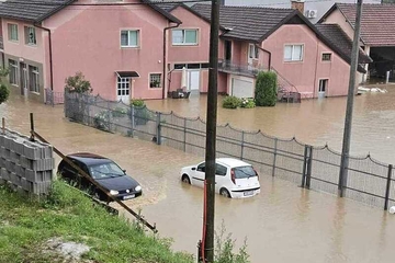 Obilna kiša dovela do poplava u Krajini: Pod vodom 30 objekata u Bužimu