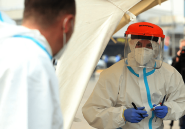 Do sada preminulo više od 8.000 ljudi: U BiH trenutno su 33.122 osobe zaražene virusom korona