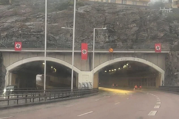 U Stockholmu na Hitlerov rođendan osvanule nacističke zastave