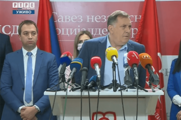 "DOVEDEN SAM U POZICIJU - ILI MI ILI ONI" Dodik poručio da partije iz koalicije više NE ŽELE SELAKA