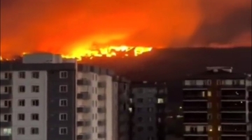 Bjesne požari u Turskoj: Vatrogasci se danima bore sa vatrenom stihijom (VIDEO)