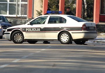 Policija obavila uviđaj: U Sarajevu sinoć izgorio automobil u vlasništvu savjetnika federalnog premijera Fadila Novalića