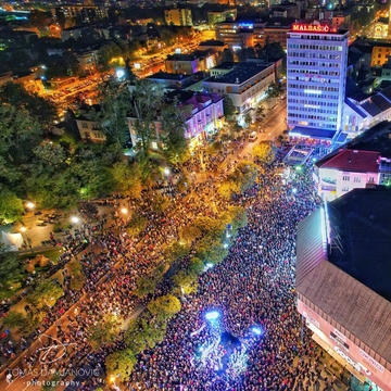 Koliko je ljudi bilo na protestu opozicije u Banjaluci? Procijenite sami (FOTO)
