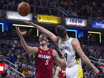 Srpski derbi u NBA ligi: Nikola Jović bolji od Darka Rajakovića