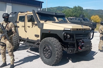 U BiH Predstavljeno savremeno opremljeno lako borbeno vozilo "Vihor"