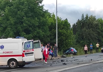 Teška saobraćajka u Banjaluci: Lančani sudar na zapadnom tranzitu, vatrogasci iz automobila vade muškarca