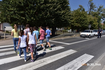 AMS: Oprezno u zonama škola