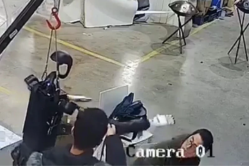 Humanoidni robot tokom testiranja napao uposlenika