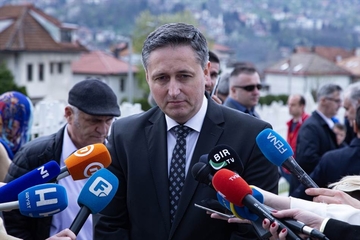 Bećirović poručio Dodiku: Ne igraj se sa vatrom