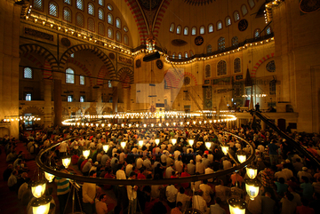 Muslimani širom svijeta danas obilježavaju Ramazanski bajram