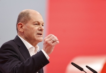 Šolc: Njemačka isporučuje protivtenkovsko oružje i rakete Ukrajini