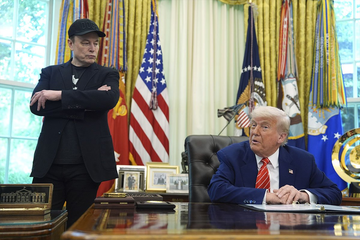 Tramp negira da sprema osvetu za Maska