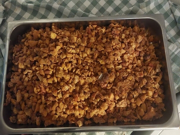 Čvarci koštaju kao suvo zlato, ali se rasprodaju za dan