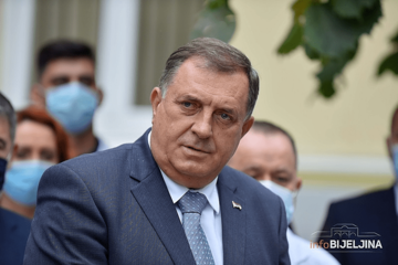 Dodik: Ne učestvujem u rušenju Vučića, neko pokušava da zavadi Srbiju i RS