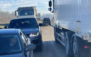 Kilometarske kolone na graničnom prelazu Rača (FOTO)