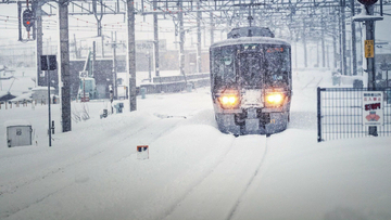 Haos u Hrvatskoj i Sloveniji zbog snijega, MUP Crne Gore upozorio na ekstremne meteorološke uslove