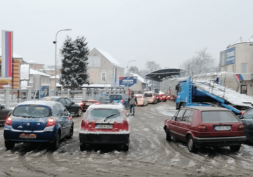 Gradiška: na prelazak granice čekanje do jutra