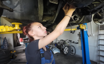 Vrijedna djevojka iz Viteza: Otac me tjera na fakultet, ja bih da popravljam vozila (VIDEO)