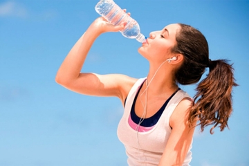 Da li treba da pijemo vodu tokom vježbanja?