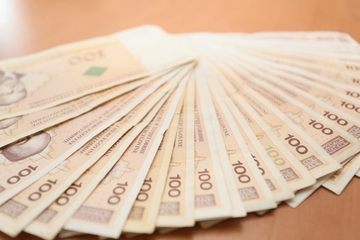 Ništa od zamrzavanja, i plate zvaničnika biće povećane