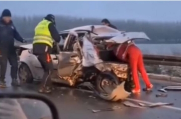 Nesreća na Pupinovom mostu: Pogledajte izvlačenje povrijeđenih iz smrskanog auta (VIDEO)