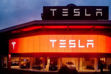 Tesla opozvala više od 125.000 vozila