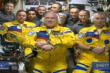 Ruski astronauti stigli na Međunarodnu svemirsku stanicu u bojama Ukrajine