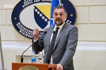 Konaković žestoko opleo po Zovko: Bila je oduševljena kada je Schmidt u izbornoj noći mijenjao pravila