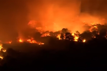 Požari u Grčkoj na četiri glavna fronta, izgorjelo više od 400.000 zemlje (VIDEO)